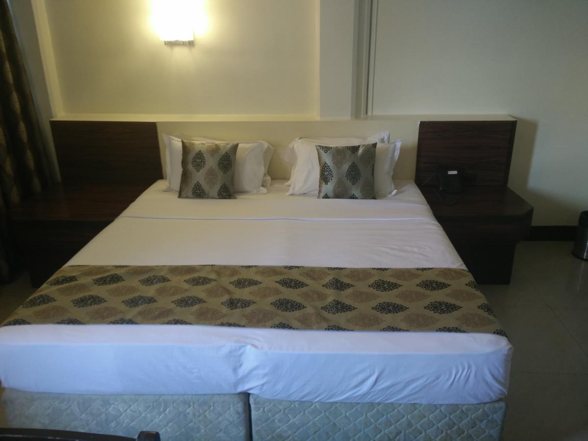 Strand Hotel, Colaba Bombaj Exteriér fotografie