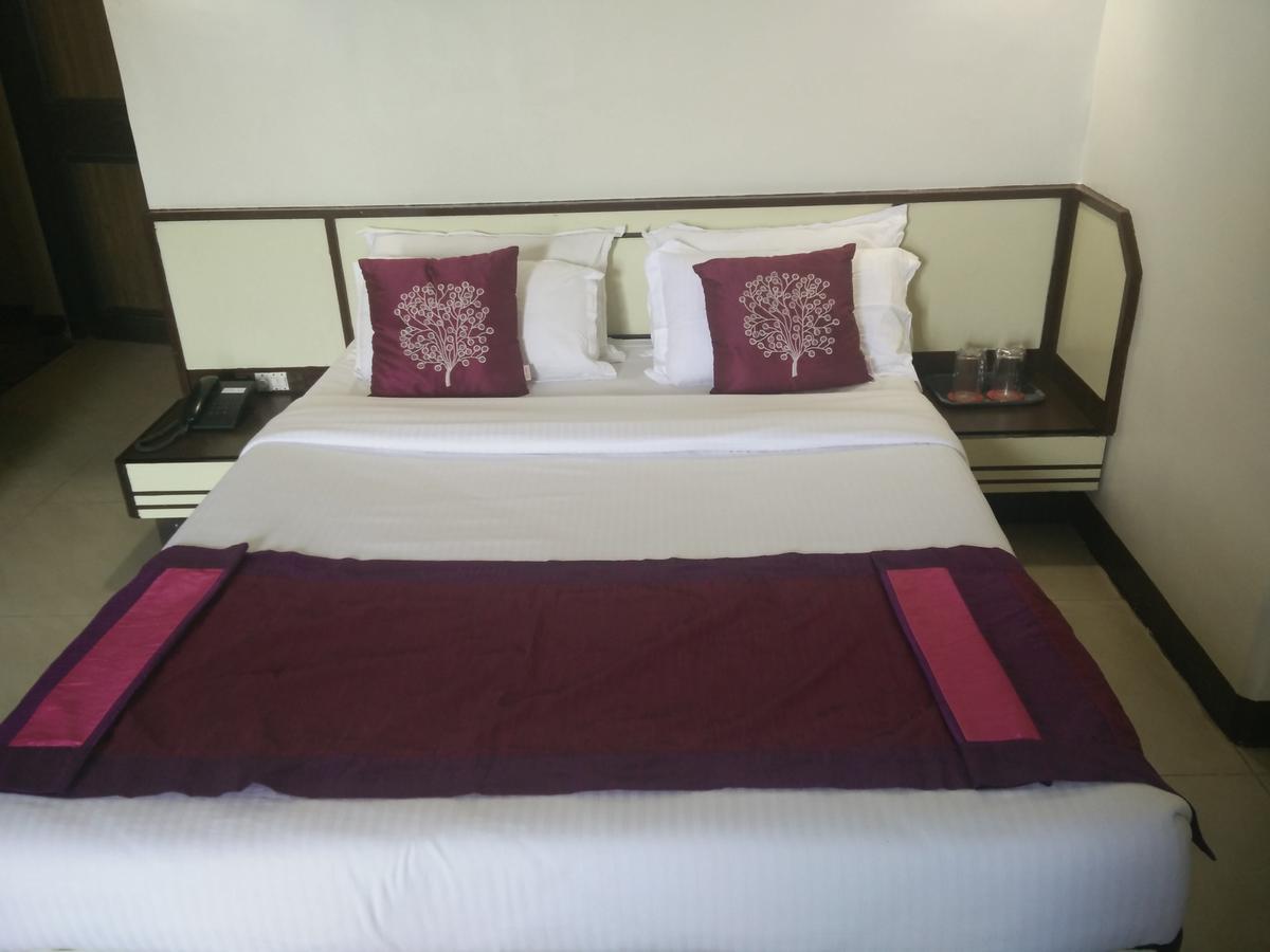Strand Hotel, Colaba Bombaj Exteriér fotografie