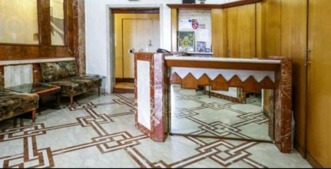 Strand Hotel, Colaba Bombaj Exteriér fotografie