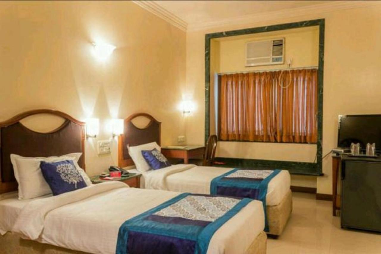 Strand Hotel, Colaba Bombaj Exteriér fotografie